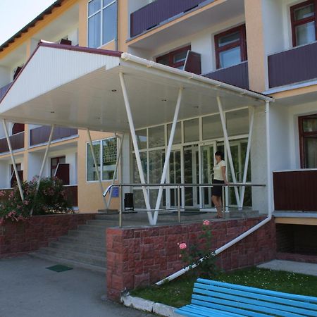 Отель Санаторій Збруч Сатанов Экстерьер фото